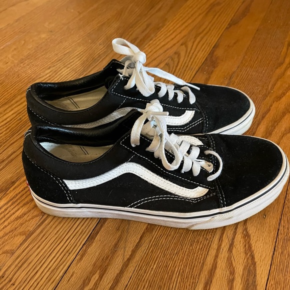 Vans off the wall sneakers. Size woman’s 7.5. Like new condition - Picture 2 of 3